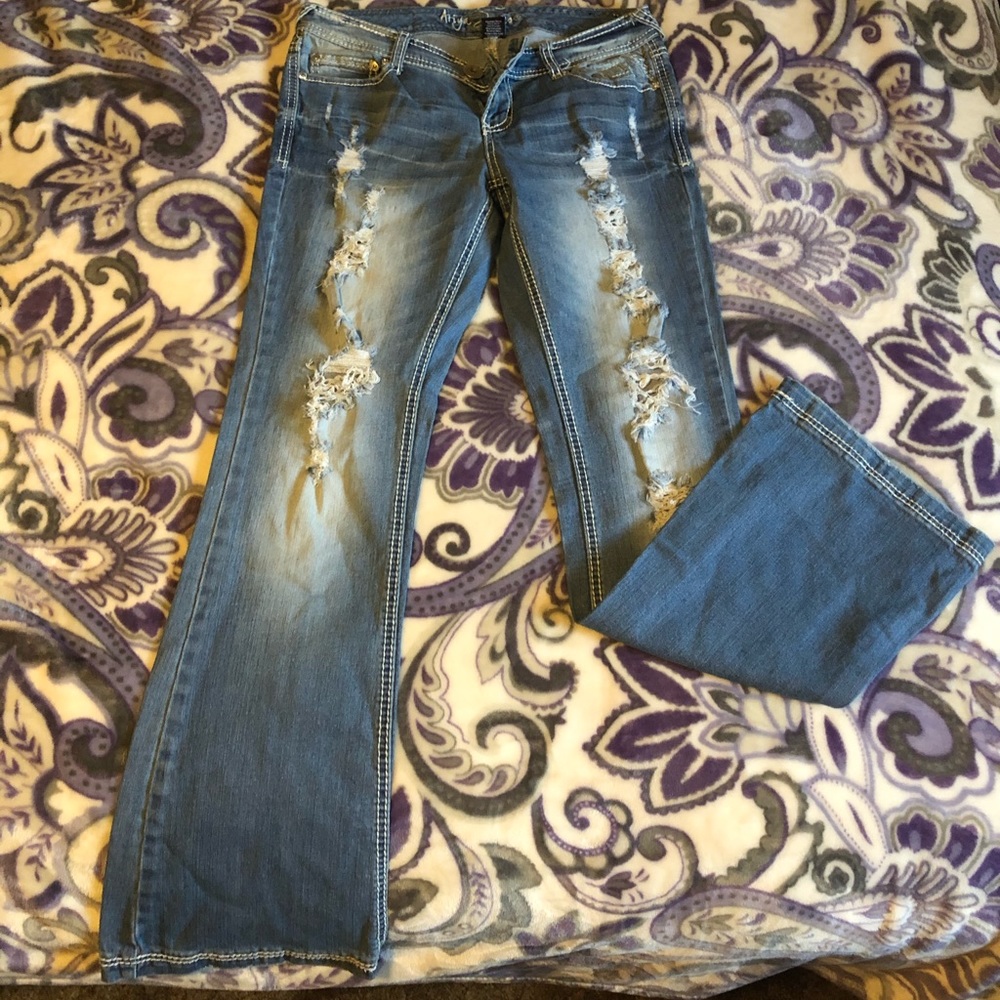 Ariya Jeans